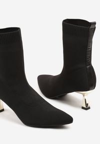 Born2be - Czarno-Złote Botki Vices na Metalicznej Szpilce Kaczuszce ze Skarpetową Cholewką Vamige. Okazja: na co dzień. Kolor: czarny. Materiał: jeans. Szerokość cholewki: normalna. Obcas: na szpilce. Styl: klasyczny, casual #3