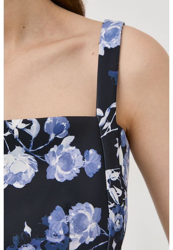 Marciano Guess top damski kolor granatowy. Kolor: niebieski. Materiał: dzianina. Długość rękawa: na ramiączkach. Długość: krótkie