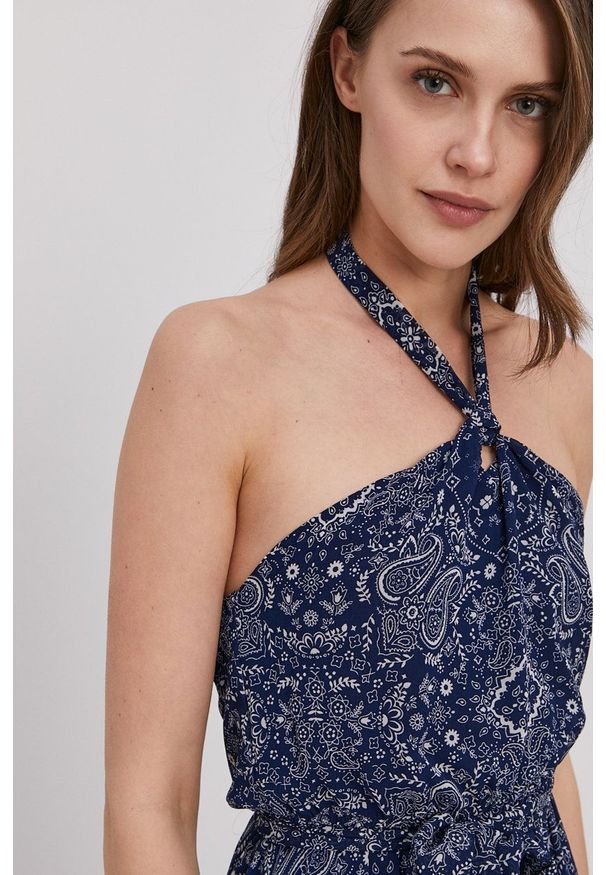Pepe Jeans - Sukienka Ramona. Kolor: niebieski. Materiał: tkanina. Typ sukienki: asymetryczne, rozkloszowane