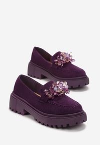 Born2be - Fioletowe Mokasyny Camilena. Zapięcie: pasek. Kolor: fioletowy. Materiał: zamsz. Szerokość cholewki: normalna. Wzór: aplikacja. Obcas: na obcasie. Styl: elegancki. Wysokość obcasa: średni #3