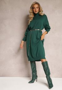 Renee - Ciemnozielona Sweterkowa Sukienka Pudełkowa z Paskiem Helenems. Typ kołnierza: golf. Kolor: zielony. Materiał: dzianina. Wzór: jednolity. Długość: midi #4