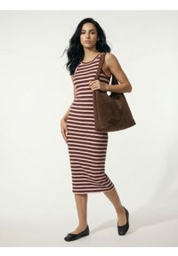 Sinsay - Bawełniana prążkowana sukienka midi bez rękawów - wielobarwny. Materiał: prążkowany, bawełna. Długość rękawa: bez rękawów. Długość: midi #1