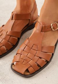 Born2be - Jasnobrązowe Sandały VICES z Przeplatanymi Paskami i Kwadratowym Noskiem Assadah. Okazja: na co dzień. Zapięcie: pasek. Kolor: brązowy. Materiał: jeans, koronka. Styl: casual, klasyczny, elegancki #5