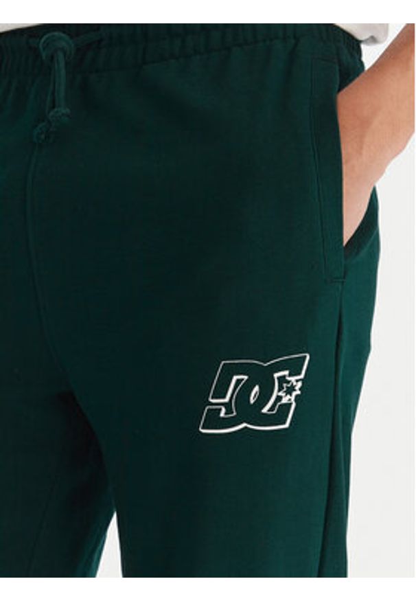 DC Shoes Spodnie dresowe ADYFB03072 GTP0 Zielony Regular Fit. Kolor: zielony. Materiał: bawełna, syntetyk