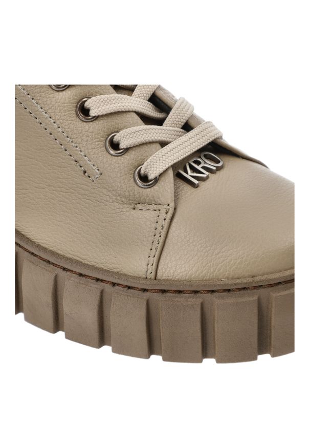 Beżowe Sneakersy Karino Modne Obuwie Damskie. Okazja: na spacer, na co dzień. Zapięcie: sznurówki. Kolor: beżowy. Materiał: guma, skóra. Obcas: na platformie. Sport: turystyka piesza