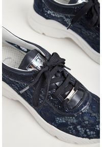 Sneakersy CESARE CASADEI. Materiał: materiał, skóra. Wzór: ażurowy #5