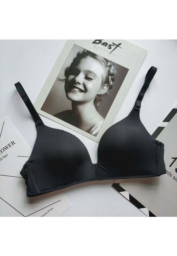 Intica - Biustonosz piankowy bez fiszbin z regulowanymi ramiączkami na co dzień Hattie. Kolor: czarny. Materiał: materiał