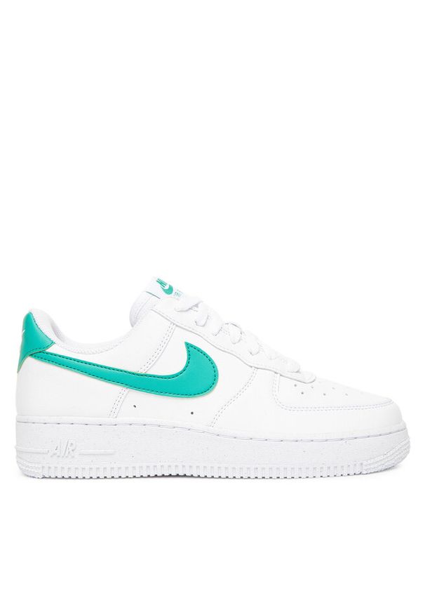 Sneakersy Nike. Kolor: biały