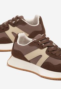 Born2be - Brązowe Płaskie Sneakersy z Geometrycznym Wzorem Nawla. Nosek buta: okrągły. Zapięcie: sznurówki. Kolor: brązowy. Materiał: materiał. Wzór: geometria. Obcas: na obcasie. Wysokość obcasa: niski #4