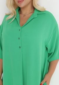 Born2be - Zielona Sukienka Kaseia. Okazja: na co dzień. Kolekcja: plus size. Kolor: zielony. Materiał: tkanina. Typ sukienki: dla puszystych, koszulowe, oversize. Styl: casual. Długość: mini #5
