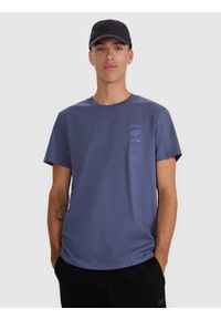 4f - 4F T-shirt regular z nadrukiem męski - granatowy S. Okazja: na co dzień. Kolor: niebieski. Materiał: bawełna. Długość: długie. Wzór: nadruk. Styl: casual #1