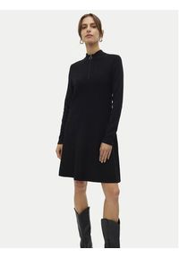 Vero Moda Sukienka dzianinowa Nancy 10309303 Czarny Loose Fit. Kolor: czarny. Materiał: wiskoza, syntetyk #2