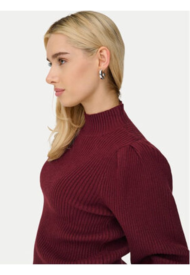 only - ONLY Sweter Katia 15232494 Bordowy Regular Fit. Kolor: czerwony. Materiał: syntetyk