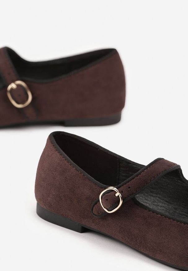 Renee - Brązowe Balerinki Vices z Wkładką ze Skóry Naturalnej i Paskiem Nalisare. Okazja: na spacer, na co dzień, na spotkanie biznesowe, do pracy. Zapięcie: pasek. Kolor: brązowy. Materiał: skóra. Styl: casual, biznesowy, elegancki