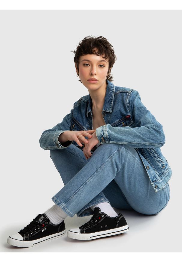 Big-Star - Trampki damskie niskie czarne JJ274A501 906. Kolor: czarny. Materiał: żakard, materiał. Szerokość cholewki: normalna