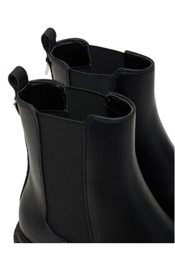 Guess Sztyblety FLTLNA FAL10 Czarny. Kolor: czarny. Materiał: skóra