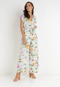 Born2be - Jasnoniebieski Kombinezon Arola. Kolor: niebieski. Materiał: tkanina, materiał. Długość rękawa: na ramiączkach. Długość: długie. Wzór: aplikacja #1