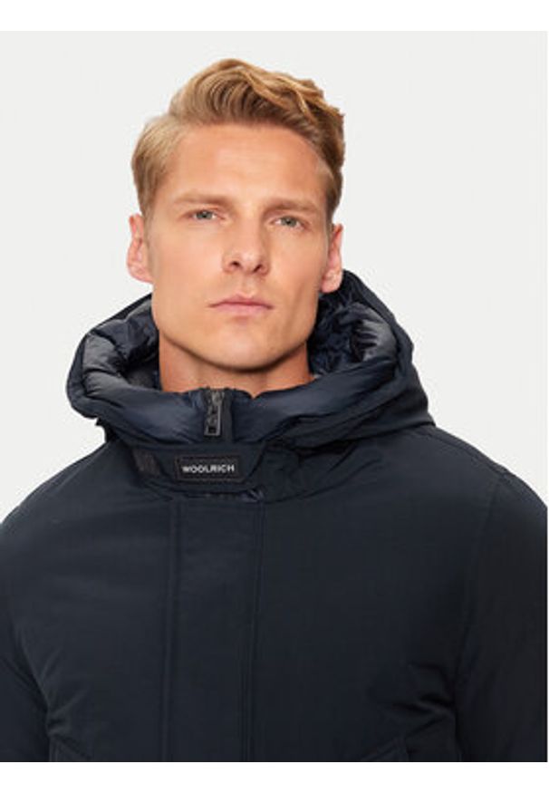 Woolrich Kurtka puchowa CFWOOU0487MRUT0001 Granatowy Regular Fit. Kolor: niebieski. Materiał: bawełna