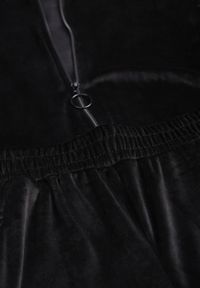 Born2be - Czarny Welurowy Komplet Dresowy z Krótką Bluzą i Szerokimi Spodniami Arilei. Kolor: czarny. Materiał: welur, dresówka #7