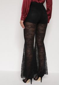 Born2be - Czarne Koronkowe Spodnie Dzwony z Wysokim Stanem Solifera. Okazja: na co dzień. Stan: podwyższony. Kolor: czarny. Materiał: koronka. Wzór: koronka. Styl: casual #7