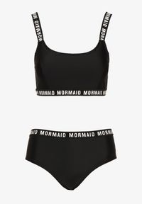 Renee - Czarne Bikini Majtki Typu Figi i Sportowa Góra Ozdobione Napisami Nevoneira. Kolor: czarny. Wzór: napisy, aplikacja #5