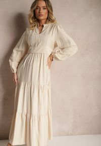 Renee - Jasnobeżowa Rozkloszowana Sukienka z Wiskozy w Stylu Boho z Koronką i Gumką Gonalien. Okazja: na co dzień. Typ kołnierza: dekolt w kształcie V. Kolor: beżowy. Materiał: koronka, wiskoza. Wzór: koronka. Sezon: lato, wiosna. Styl: boho #4