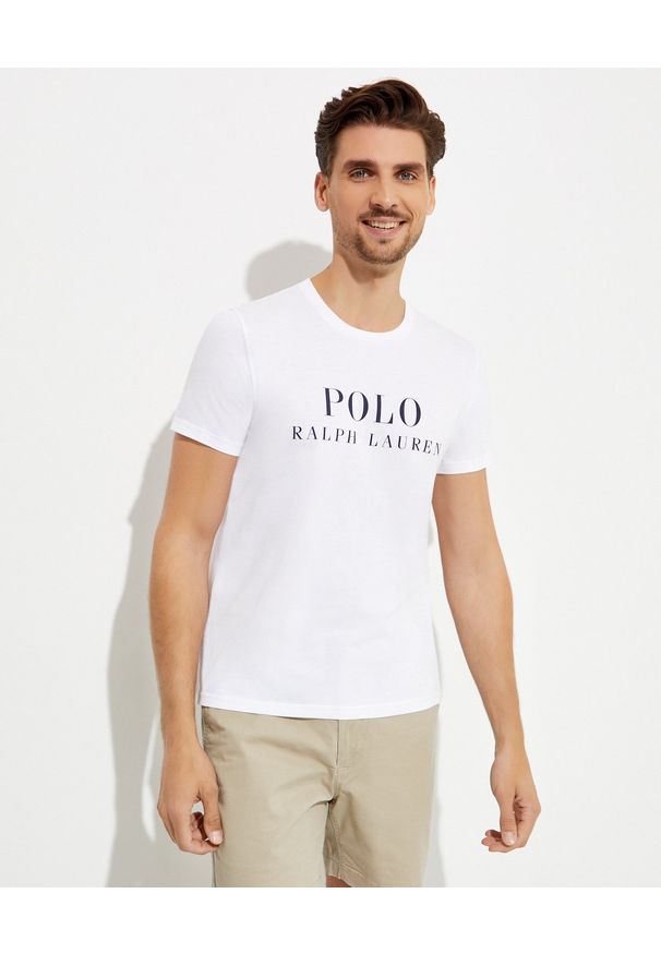 Ralph Lauren - RALPH LAUREN - Biały t-shirt z logo Regular Fit. Typ kołnierza: polo. Kolor: biały. Materiał: bawełna. Wzór: nadruk