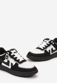 Renee - Czarne Sneakersy Sznurowane z Wstawkami Vitorise. Okazja: na co dzień. Kolor: czarny #5