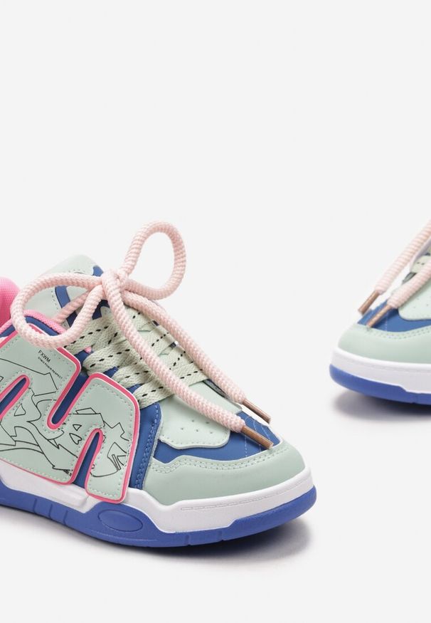 Renee - Niebieskie Sneakersy z Podwójnym Wiązaniem i Ozdobną Naszywką Suhren. Okazja: na co dzień. Kolor: niebieski. Wzór: aplikacja