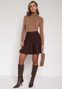 Born2be - Brązowa Plisowana Spódnica z Wiskozą z Wysokim Stanem Nesadoe. Okazja: na co dzień, na spotkanie biznesowe. Stan: podwyższony. Kolor: brązowy. Materiał: wiskoza. Styl: biznesowy, klasyczny, casual, elegancki #1