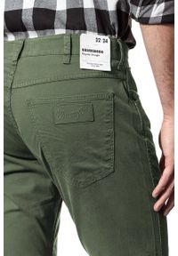 Wrangler - WRANGLER SPODNIE MĘSKIE GREENSBORO OLIVINE W15QMM13B #7