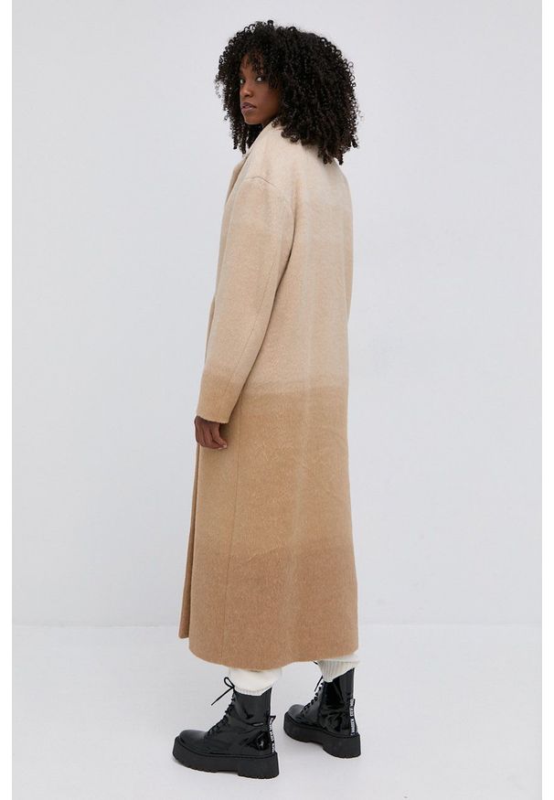TwinSet - Twinset Płaszcz z domieszką wełny kolor beżowy przejściowy dwurzędowy. Kolor: beżowy. Materiał: wełna. Styl: klasyczny