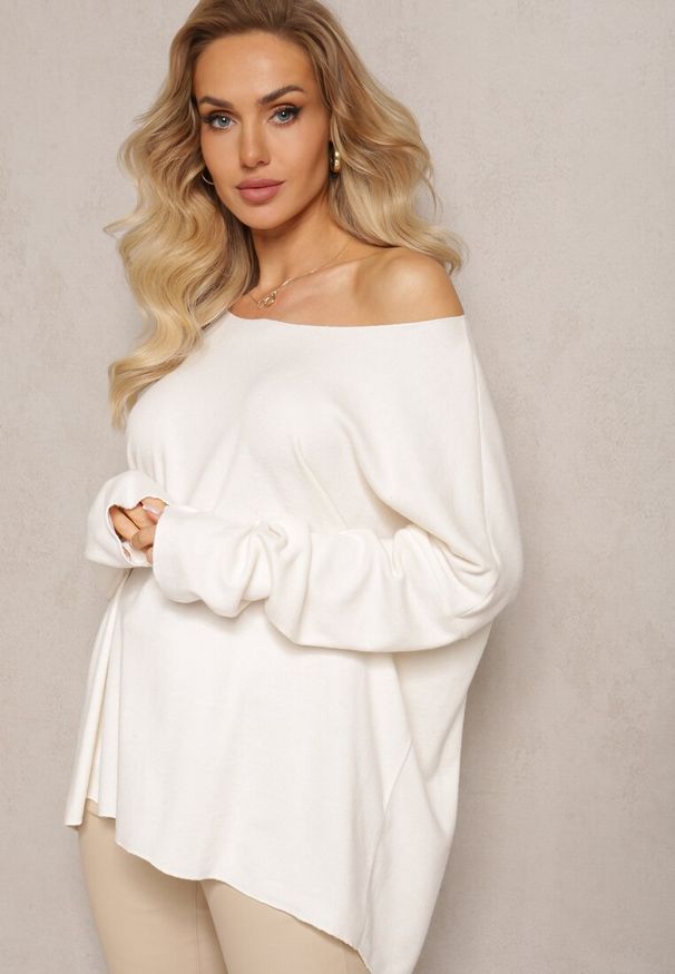 Renee - Jasnobeżowy Sweter o Luźnym Kroju Adaoma. Kolor: beżowy. Materiał: tkanina, dzianina. Wzór: gładki
