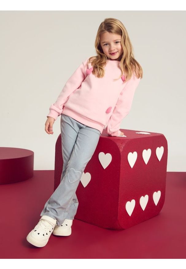 Sinsay - Spodnie flare z efektem sprania - niebieski. Kolor: niebieski