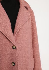 Born2be - Różowy Długi Jednorzędowy Płaszcz Typu Boucle z Wsuwanymi Kieszeniami Deolia. Okazja: na co dzień. Kolor: różowy. Materiał: dzianina. Długość: długie. Sezon: zima, jesień. Styl: casual, klasyczny #3