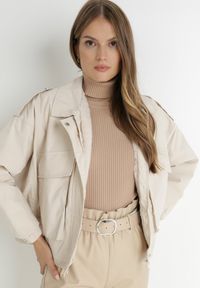 Born2be - Jasnobeżowa Kurtka z Futerkiem Vonop. Okazja: na co dzień. Kolor: beżowy. Materiał: futro. Sezon: zima, jesień. Styl: klasyczny, casual #6