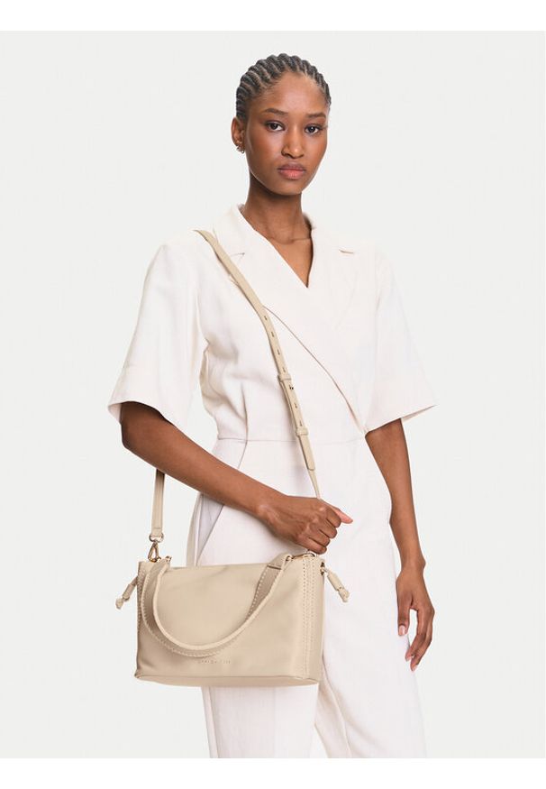 TOMMY HILFIGER - Tommy Hilfiger Torebka Th Soft Summer Mini Bucket AW0AW17541 Beżowy. Kolor: beżowy. Materiał: skórzane
