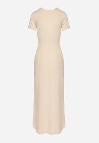 Born2be - Jasnobeżowa Dopasowana Sukienka z Wiskozą o Kopertowym Kroju z Marszczeniem Talisia. Okazja: na co dzień. Typ kołnierza: dekolt w kształcie V. Kolor: beżowy. Materiał: wiskoza. Długość rękawa: krótki rękaw. Typ sukienki: kopertowe. Styl: casual, elegancki #7