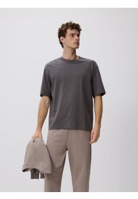 Reserved - Bawełniany t-shirt boxy - ciemnoszary. Kolor: szary. Materiał: bawełna