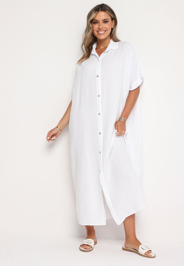Born2be - Biała Bawełniana Sukienka Muślinowa o Pudełkowym Kroju Vimarille. Kolor: biały. Materiał: bawełna. Typ sukienki: proste
