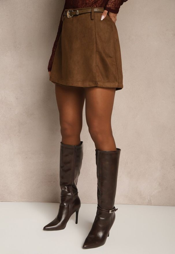 Renee - Brązowe Spódnico-Szorty High Waist z Ozdobnym Paskiem Korelea. Stan: podwyższony. Kolor: brązowy. Styl: klasyczny