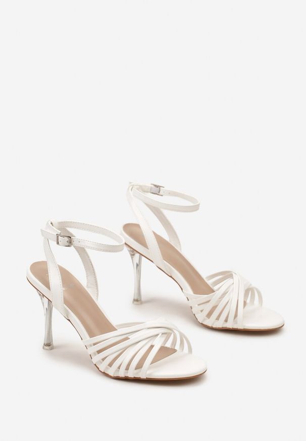 Renee - Białe Sandały Vices z Ozdobnymi Paseczkami na Szpilce Zapinane na Sprzączkę Poriena. Okazja: na co dzień. Zapięcie: sprzączka. Kolor: biały. Obcas: na szpilce. Styl: casual, elegancki