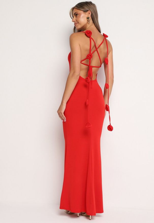 Born2be - Czerwona Sukienka Bodycon Wiązana na Plecach na Sznurki z Kwiatkami Crivia. Kolor: czerwony. Materiał: jeans. Wzór: kwiaty. Typ sukienki: bodycon. Styl: klasyczny