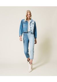 TwinSet - Dwukolorowa kurtka jeansowa Twinset. Kolor: niebieski. Materiał: jeans. Długość rękawa: długi rękaw. Długość: długie