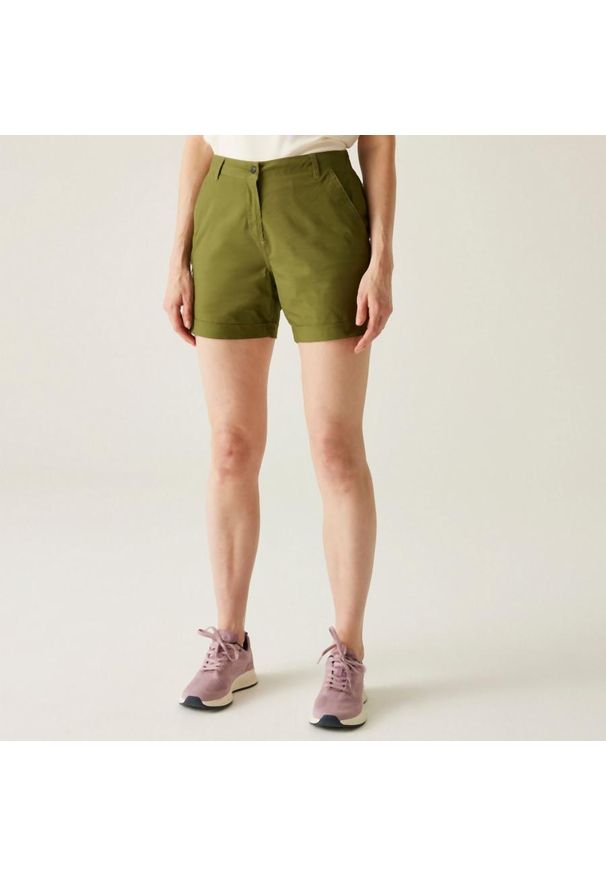 Regatta - Spodenki turystyczne damskie Xanthi. Kolor: zielony. Materiał: elastan, bawełna. Sport: turystyka piesza