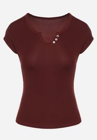 Born2be - Bordowy T-shirt o Dopasowanym Kroju z Wycięciem i Guzikami przy Dekolcie Ballirea. Kolor: czerwony. Materiał: tkanina. Sezon: lato. Styl: klasyczny