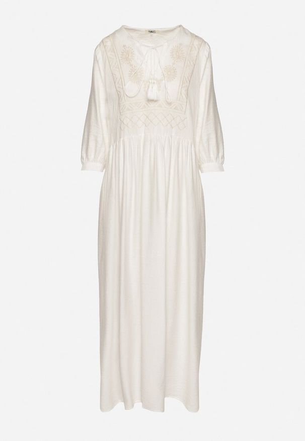 Born2be - Biała Wiskozowa Sukienka z Ozdobnym Haftem Galrisena. Okazja: na spotkanie biznesowe. Kolor: biały. Materiał: wiskoza. Wzór: haft. Styl: biznesowy, klasyczny, elegancki