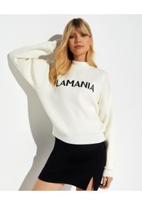 LA MANIA - Biały sweter Mutri. Kolor: biały. Materiał: dzianina. Długość rękawa: długi rękaw. Długość: długie