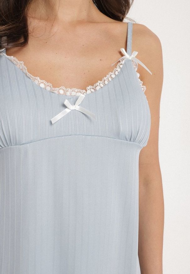 Born2be - Jasnoszary Komplet Piżamowy z Bawełną Top z Kokardkami i Spodenki z Koronką Firalirae. Kolor: szary. Materiał: bawełna, koronka. Wzór: koronka