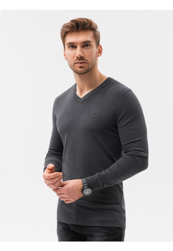 Ombre Clothing - Sweter męski z haftem E191 - grafitowy - XXL. Kolor: szary. Materiał: nylon, materiał, wiskoza, dzianina. Wzór: haft. Styl: elegancki, klasyczny